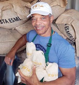 Maui Ku‘ia Estate Chocolate gives  back with Chocolate Laulima program